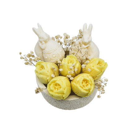 Świeca sojowa z woskowymi tulipanami