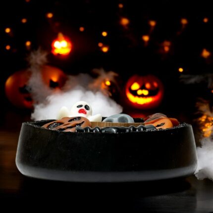 świeca sojowa zaklęty kocioł halloween